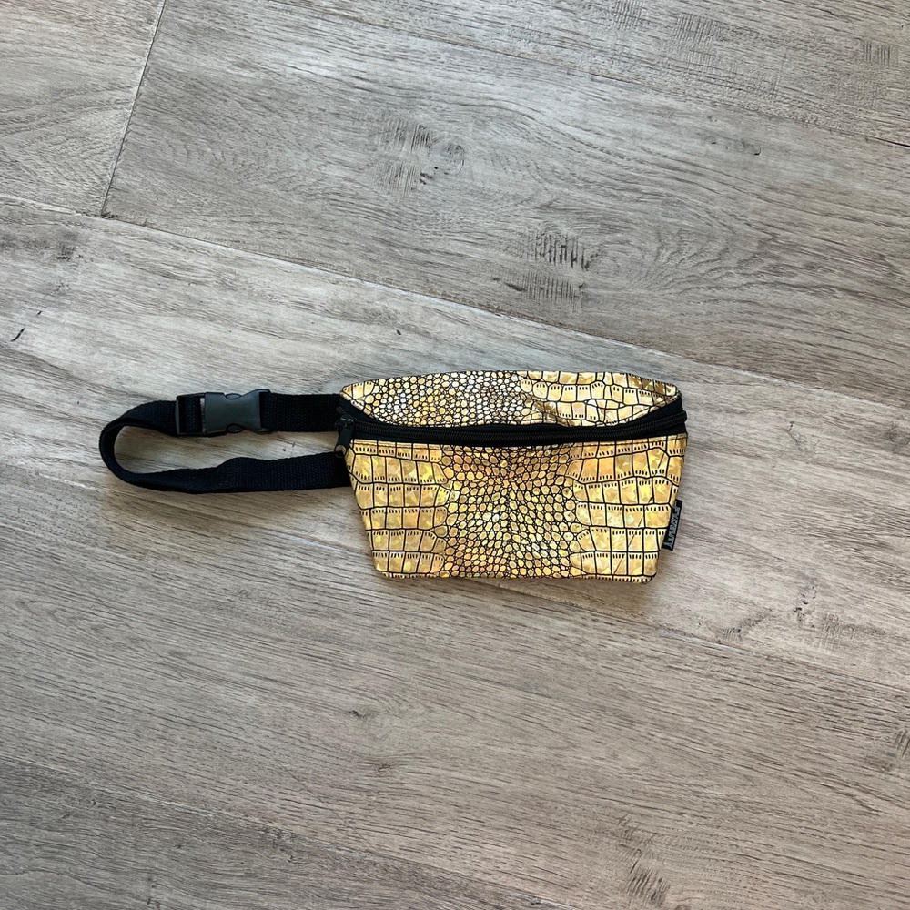 Gold Crocodile Pattern Belt Bag